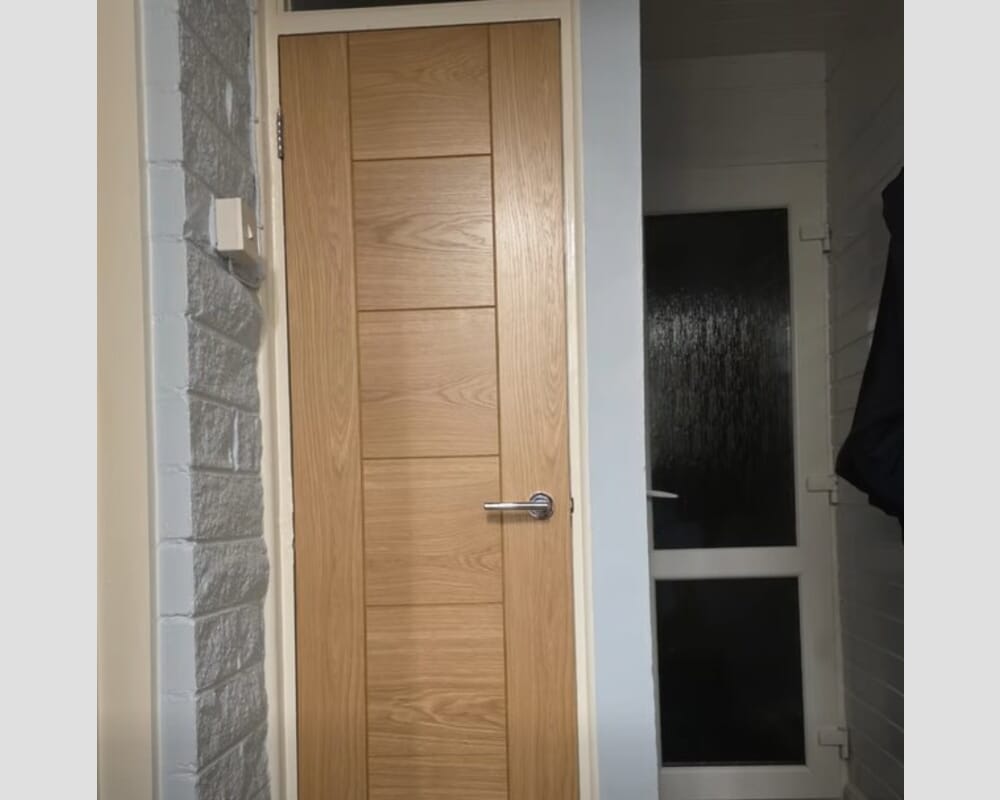 1981 x 711 x 35mm (28") Modern 7 Panel Oak - Prefinished Internal Doors